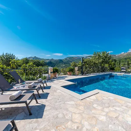 Villa Paulina *